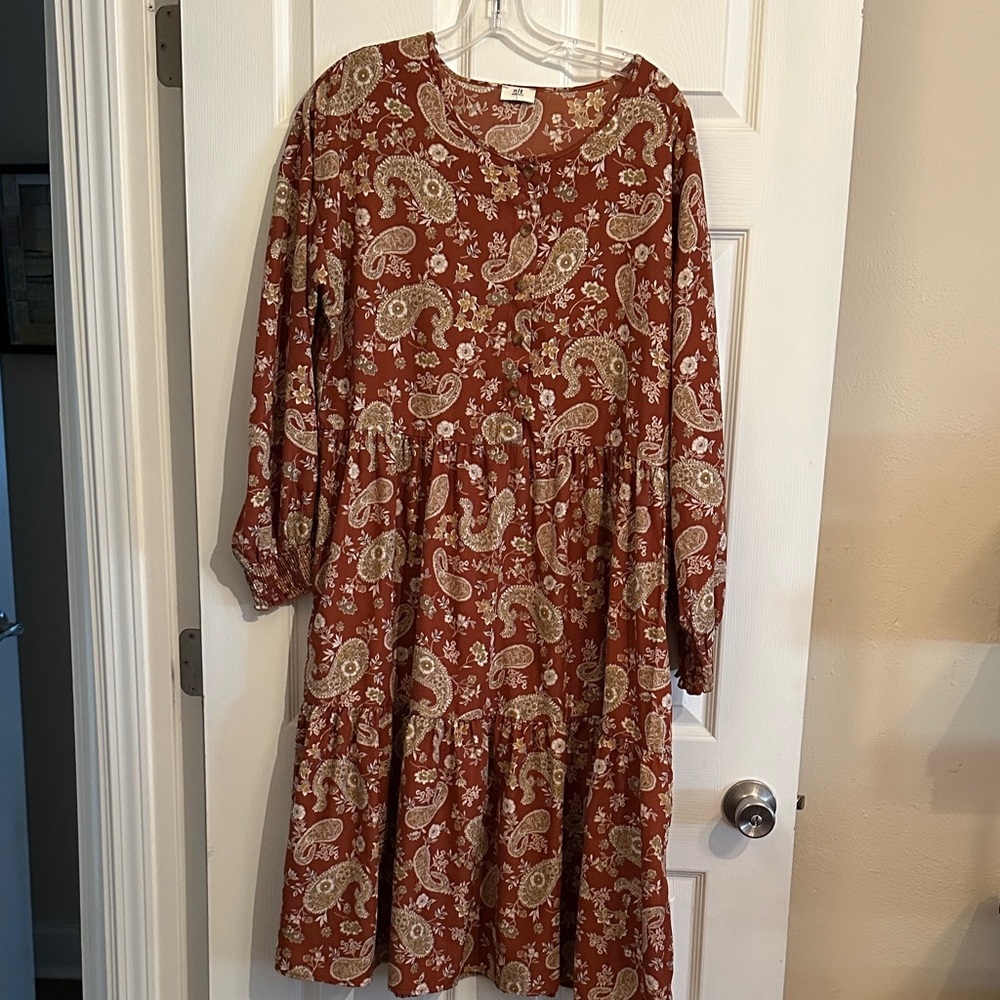 Elegant Paisley Long Sleeve Dress